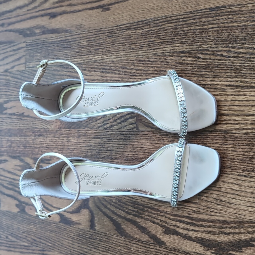 Jewel Badgley Mischka Elegant Beige Heels - Picture 2 of 12